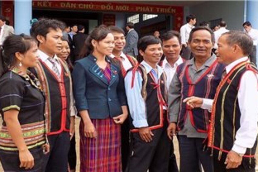 Đổi mới toàn diện, thống nhất và thực chất hơn chính sách đối với Người có uy tín