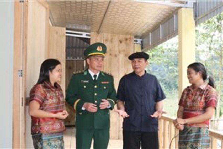 Gieo “hạt giống đỏ” nơi bản làng người Chứt