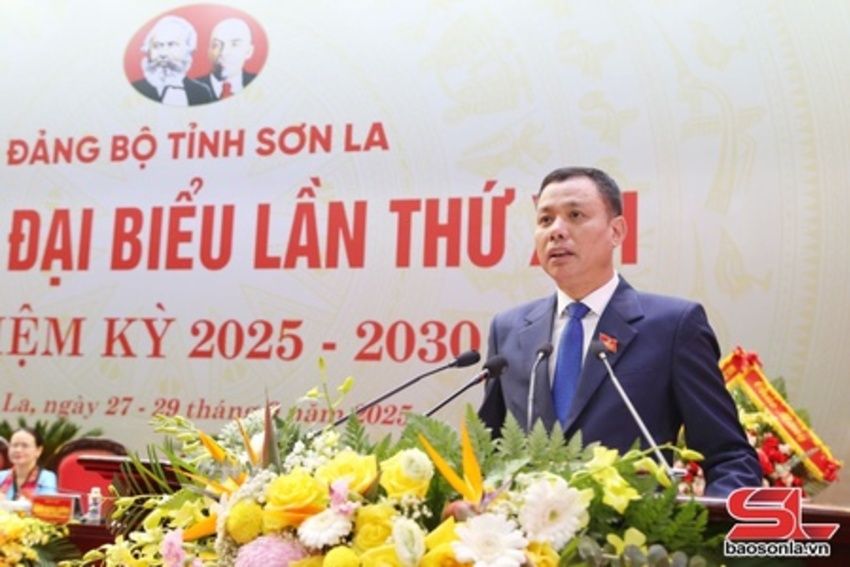 Đưa toàn bộ hoạt động của hệ thống chính trị lên môi trường số