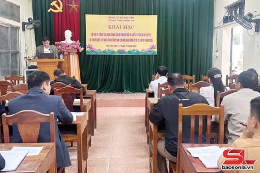 Bồi dưỡng nghiệp vụ công tác Đảng cho cấp ủy viên cơ sở