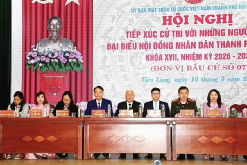 Các ứng cử viên đại biểu HĐND thành phố khóa XVII tiếp xúc cử tri tại Đơn vị bầu cử số 7