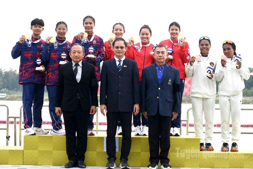 VĐV Ma Thị Thùy người Tuyên Quang đoạt Huy chương Vàng nội dung đôi nữ Canoeing tại SEA Games 33