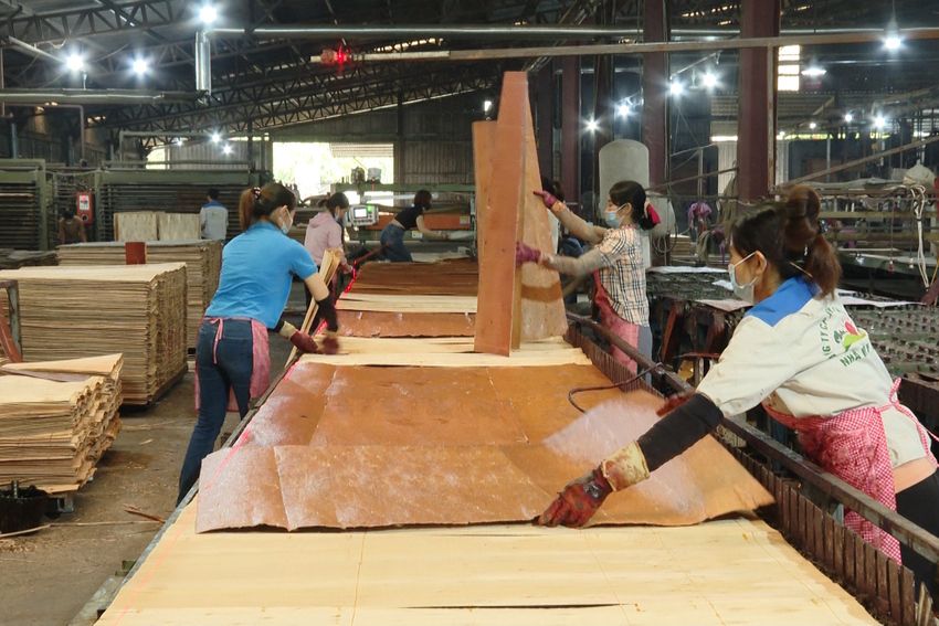 Đẩy mạnh sản xuất công nghiệp cuối năm