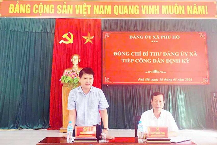 Phú Hồ: Đồng chí Bí thư Đảng ủy xã tiếp công dân định kỳ tại thôn Đồng Di