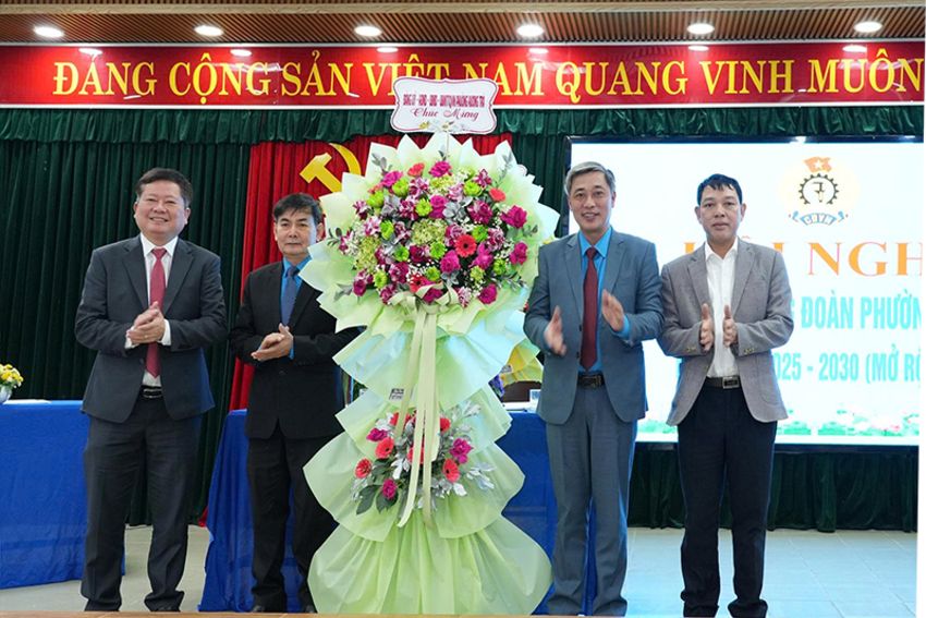 Hương Trà: Bí thư Đảng ủy dự Hội nghị Ban Chấp hành Công đoàn phường Hương Trà, nhiệm kỳ 2025-2030 (mở rộng)