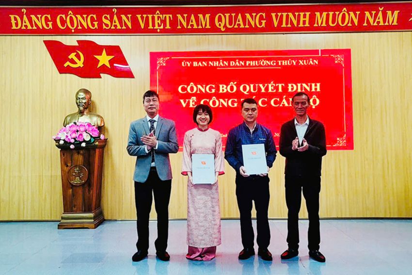 Thủy Xuân: Thường trực Đảng ủy phường dự công bố Quyết định điều động công chức