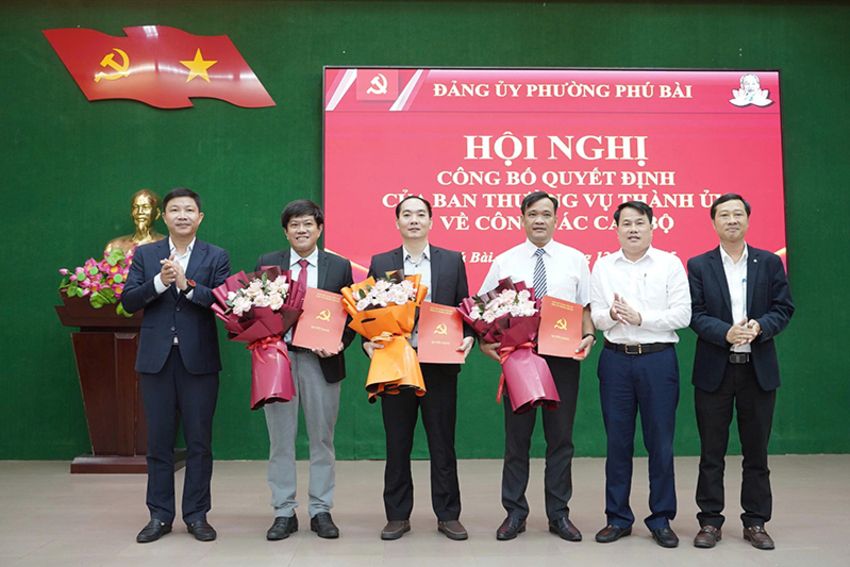 Phường Phú Bài: Công bố Quyết định của Ban Thường vụ Thành ủy về công tác cán bộ