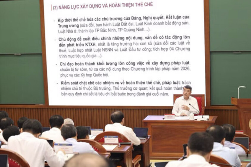 Tập trung triển khai các giải pháp nâng cao đồng bộ 7 yếu tố năng lực điều hành của Chính phủ