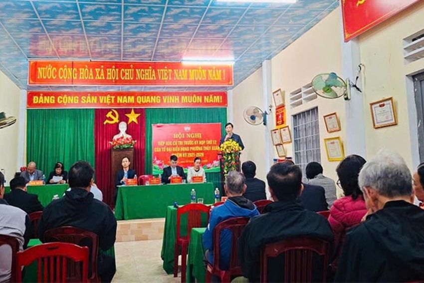 Phường Thủy Xuân: Thường trực Đảng ủy tiếp xúc cử tri tại các tổ dân phố trên địa bàn