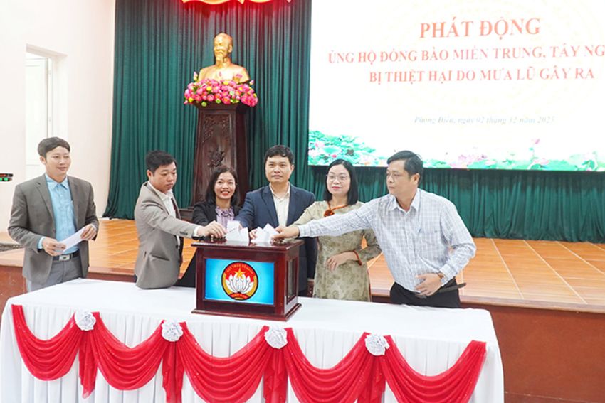 Phường Phong Điền: Bí thư Đảng ủy phường dự phát động ủng hộ đồng bào Miền Trung, Tây Nguyên bị thiệt hại do mưa lũ