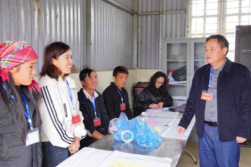 "Chủ động, trách nhiệm trong công tác tổ chức bầu cử tại xã Tủa Sín Chải"