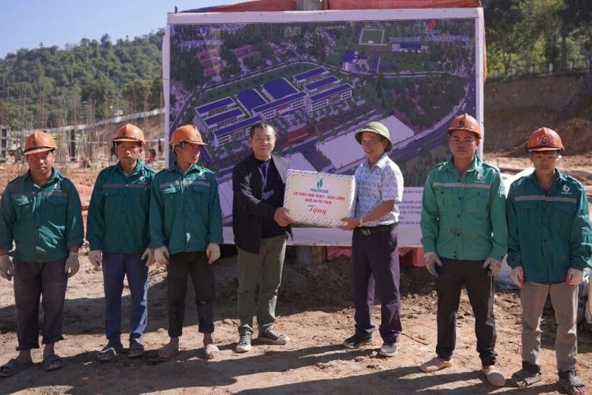Tập đoàn Công nghiệp - Năng lượng Quốc gia Việt Nam kiểm tra tiến độ xây dựng Trường Phổ thông Dân tộc nội trú Tiểu học và THCS Phong Thổ