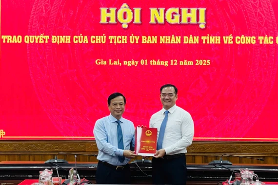 Công bố các quyết định của Chủ tịch UBND tỉnh Gia Lai về công tác cán bộ