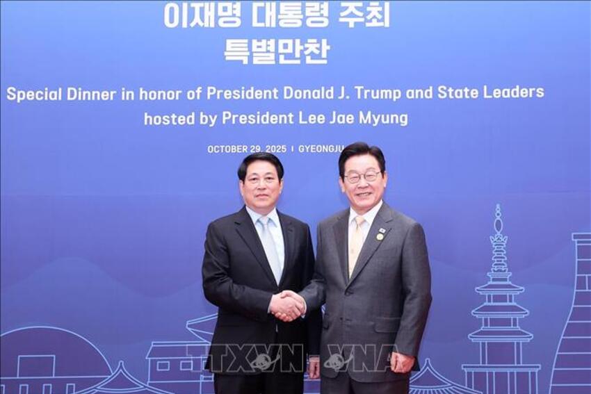 Chủ tịch nước dự chiêu đãi chào mừng của Tổng thống Hàn Quốc