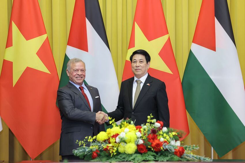 Chủ tịch nước Lương Cường hội đàm với Quốc vương Jordan