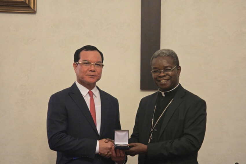 Bộ trưởng Dân tộc và Tôn giáo thăm, làm việc tại Bộ Truyền giáo của Tòa thánh Vatican