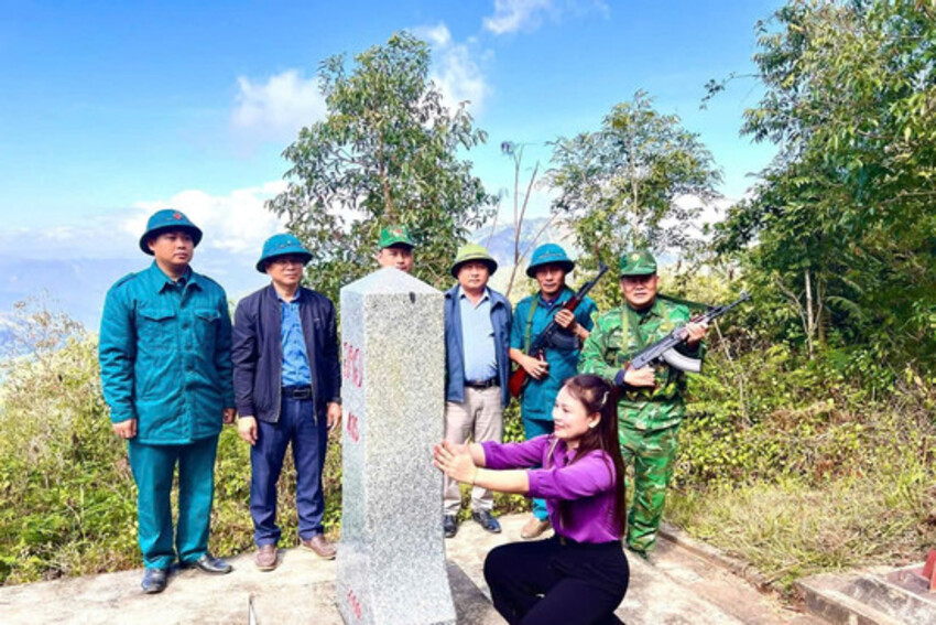 'Mình vào Đảng rồi mà cứ nghèo mãi thì ngại với dân lắm'