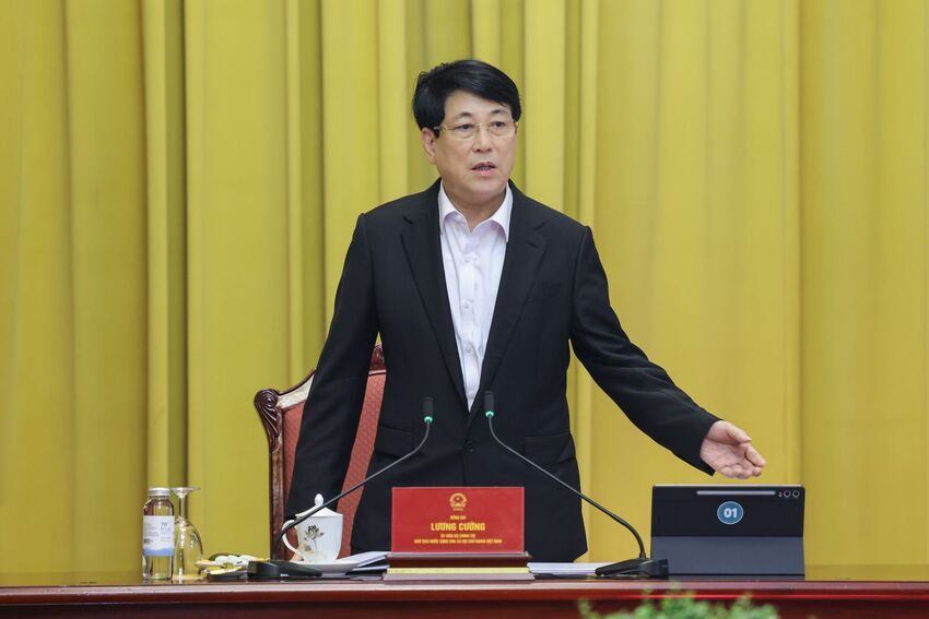 Chủ tịch nước Lương Cường chủ trì họp giao ban với Văn phòng Chủ tịch nước