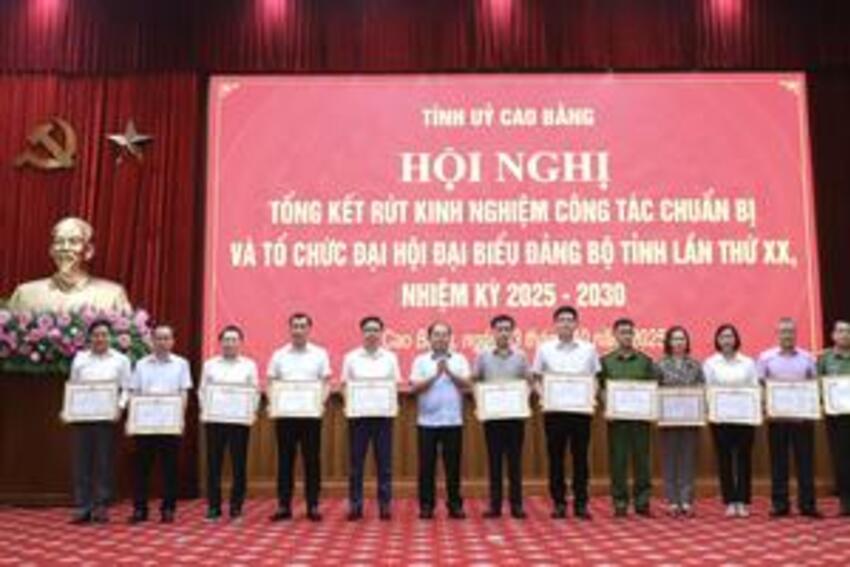 Cao Bằng: Ban Thường vụ Tỉnh ủy tặng Bằng khen cho 21 tổ chức đảng, 31 đảng viên