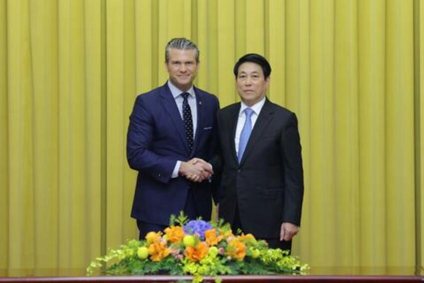 Chủ tịch nước Lương Cường tiếp Bộ trưởng Bộ Chiến tranh Hoa Kỳ