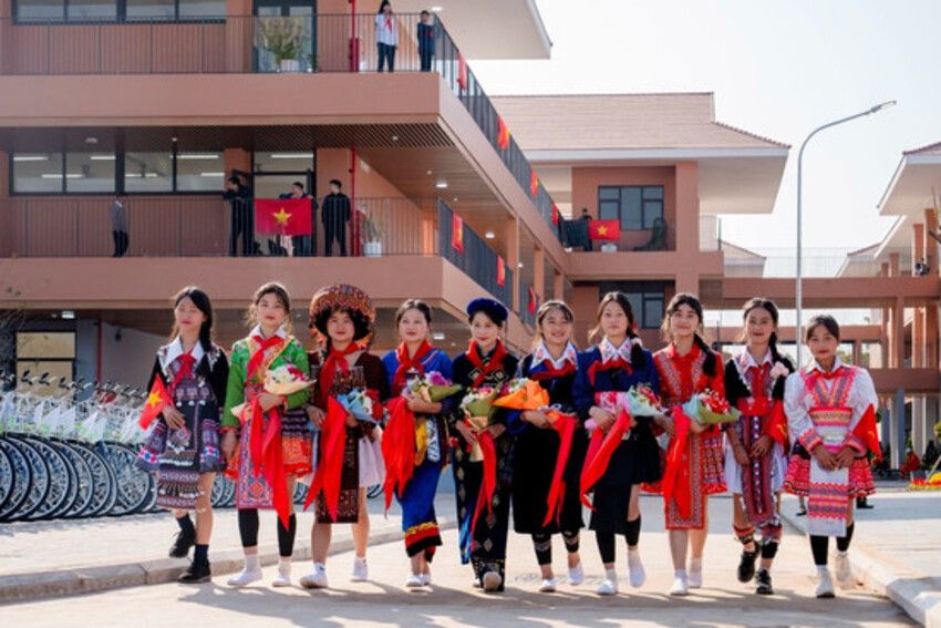 121 xã biên giới cùng dựng "mái nhà chung" cho học trò nơi phên giậu Tổ quốc