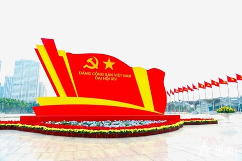 Tăng cường xây dựng, chỉnh đốn Đảng và hệ thống chính trị - yêu cầu xuyên suốt