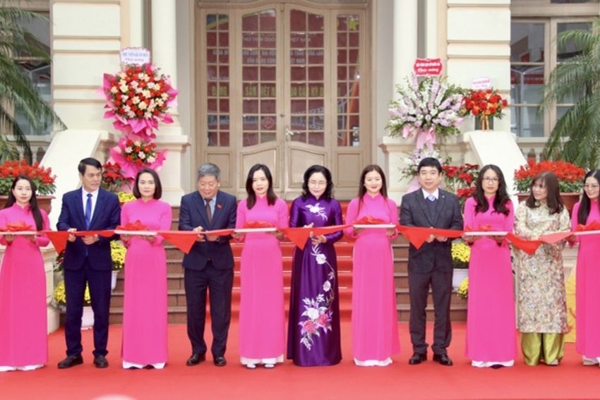 Khai mạc Triển lãm tư liệu “Đảng Cộng sản Việt Nam qua các kỳ Đại hội”