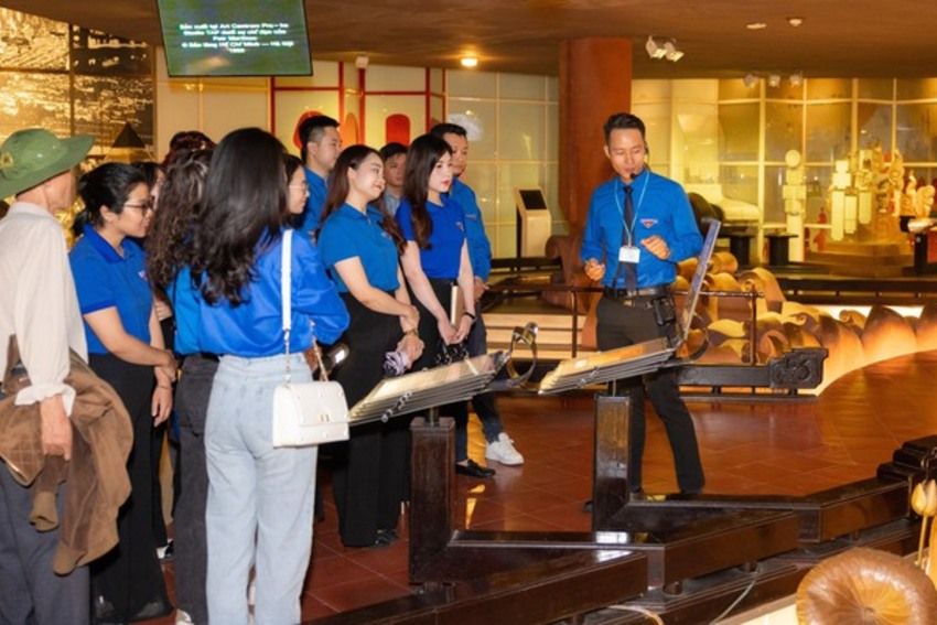 Thanh niên Bộ VHTTDL tổ chức chuỗi hoạt động kỷ niệm 95 năm Ngày thành lập Đoàn và Chương trình “Đưa đoàn viên đến địa điểm văn hóa”