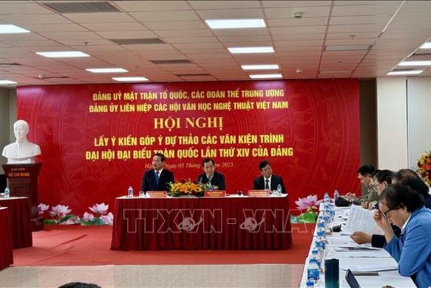 Văn nghệ sĩ góp ý dự thảo văn kiện Đại hội XIV của Đảng
