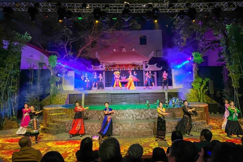 Sôi động các chương trình nghệ thuật chuyên nghiệp chào mừng Đại hội lần thứ XIV của Đảng