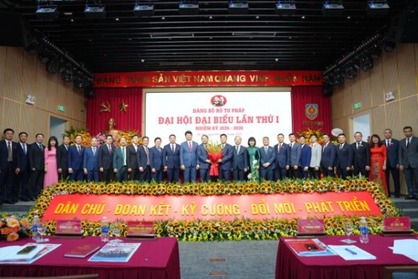 Ra mắt Ban Chấp hành Đảng bộ Bộ Tư pháp nhiệm kỳ 2025 - 2030