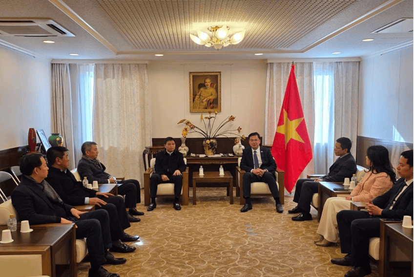 Bộ trưởng Nguyễn Văn Thắng thăm và làm việc với Đại sứ quán Việt Nam tại Nhật Bản