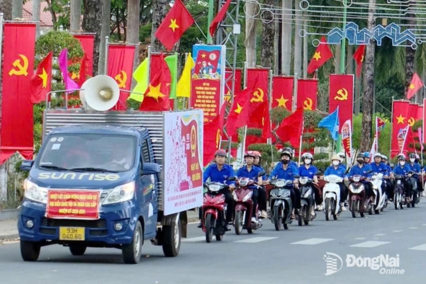 Tuổi trẻ Đồng Nai hướng về ngày hội non sông