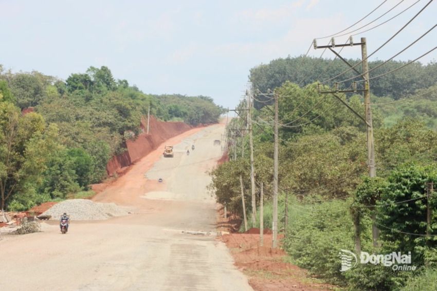 Đường điện “ngáng chân” tiến độ Dự án Nâng cấp, mở rộng đường tỉnh 753