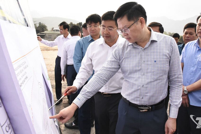 Kiểm tra tiến độ giải phóng mặt bằng tuyến cao tốc Chợ Mới - Bắc Kạn