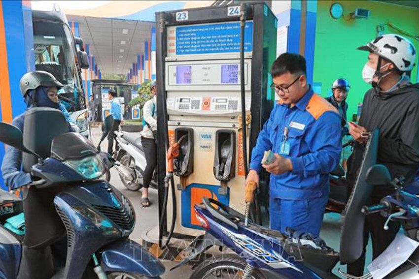 Giá xăng dầu đồng loạt tăng mạnh từ 23 giờ ngày 19/3