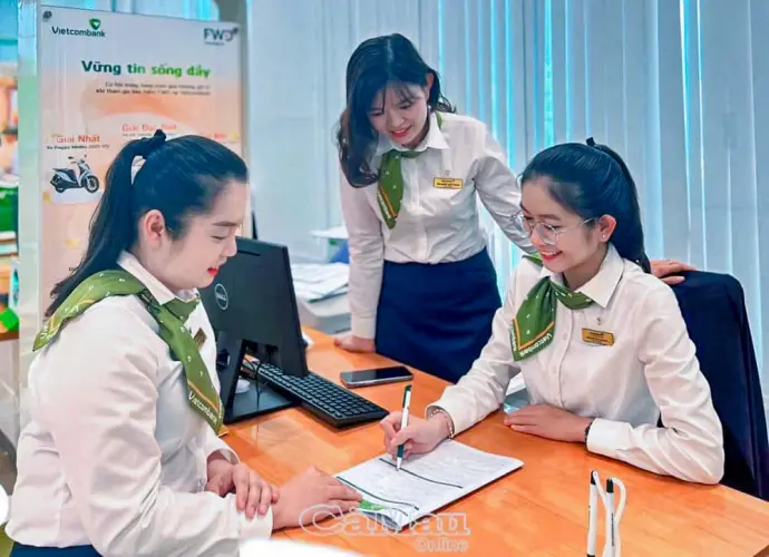 Cán bộ ngân hàng trong thời đại chuyển đổi số