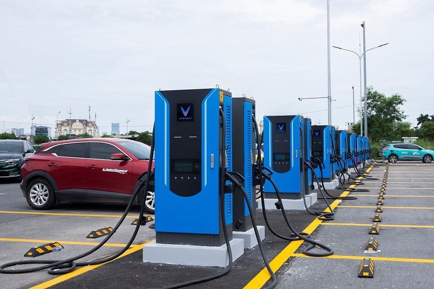 Hoàn thiện hệ thống tiêu chuẩn trụ, trạm sạc điện phù hợp với nhịp phát triển công nghệ