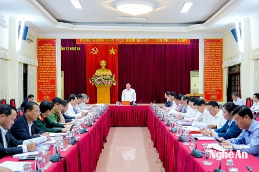 Bí thư Tỉnh uỷ Nguyễn Khắc Thận chủ trì phiên họp Thường trực, Ban Thường vụ Tỉnh uỷ