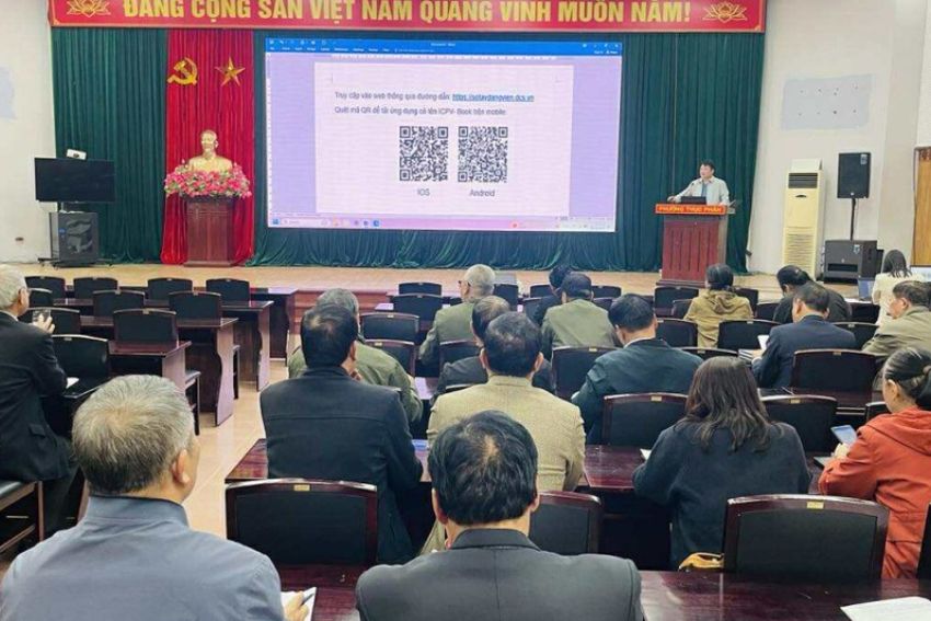Phường Thục Phán triển khai, hướng dẫn sử dụng ứng dụng “Sổ tay đảng viên điện tử”