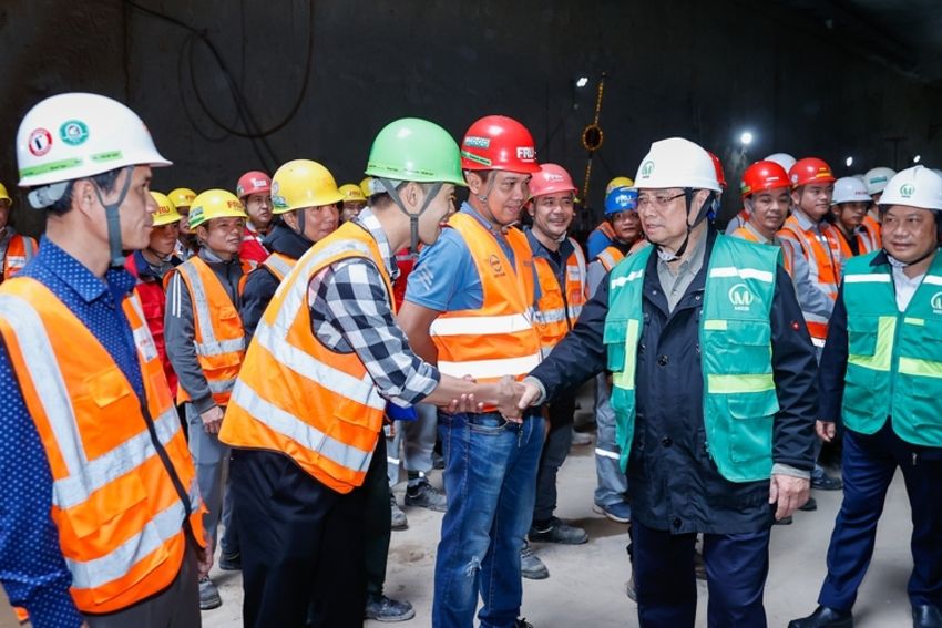 Tăng tốc hơn nữa để hoàn thành các mục tiêu trọng điểm dự án đường sắt