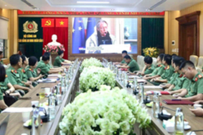 Ứng dụng AI và chuyển đổi số trong công tác giáo dục, đào tạo, xây dựng lực lượng Công an nhân dân