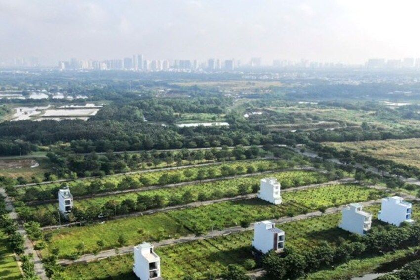 Chủ tịch UBND TPHCM chỉ đạo việc thu phí, lệ phí liên quan nhà, đất