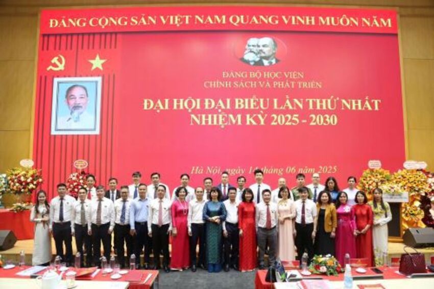Đảng ủy Học viện Chính sách và Phát triển đổi mới, nâng cao hiệu quả công tác tổ chức và xây dựng Đảng