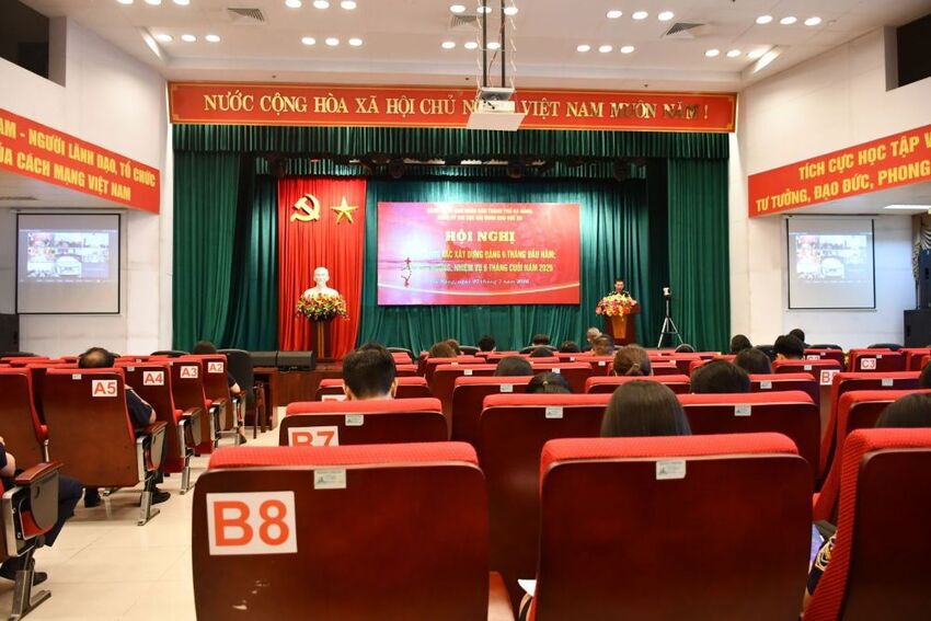 Đảng bộ Cục Hải quan khu vực XII đẩy mạnh Phong trào “Bình dân học vụ số”