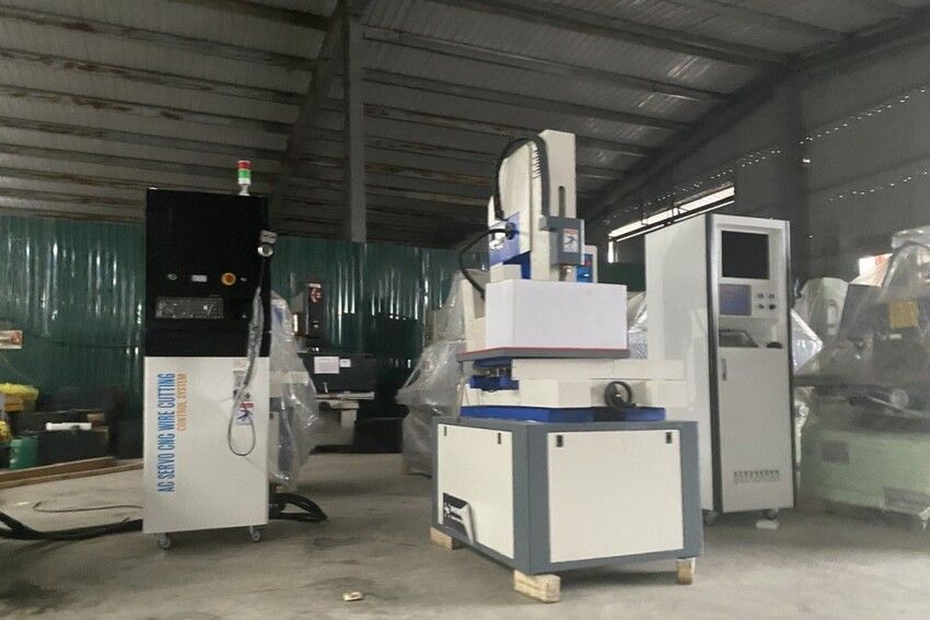 Đảng ủy Cục Hải quan phối hợp chỉ đạo tăng cường quản lý nhập khẩu máy móc đã qua sử dụng