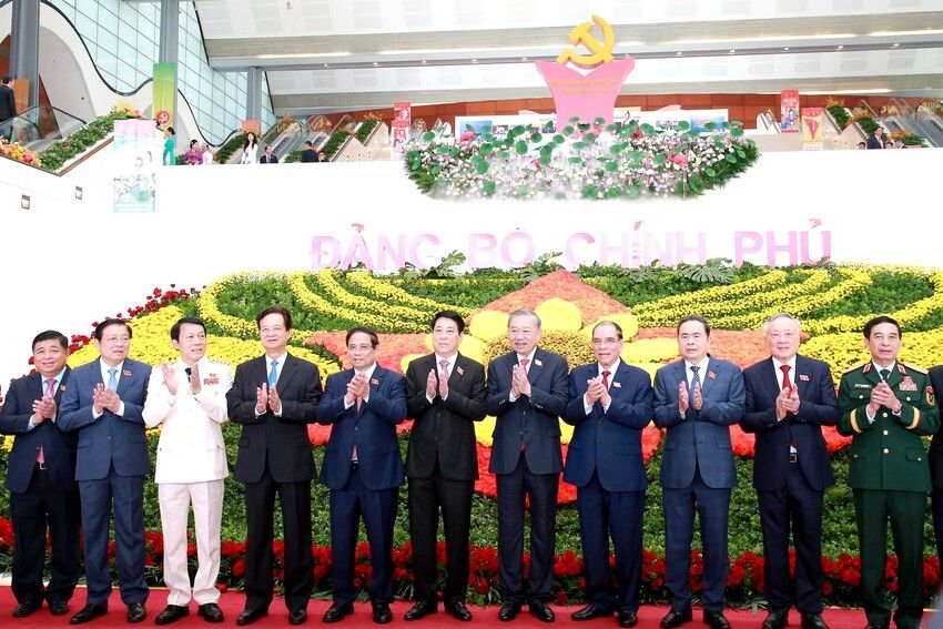 Ảnh: Tổng Bí thư và các đồng chí Lãnh đạo Đảng, Nhà nước dự khai mạc Đại hội Đảng bộ Chính phủ lần thứ I