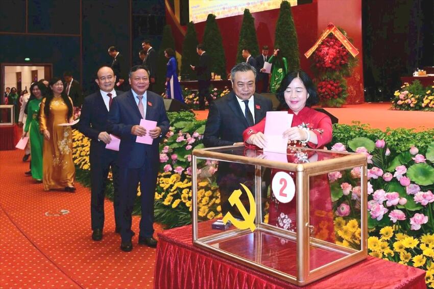 Bầu 75 đồng chí vào Ban Chấp hành Đảng bộ thành phố Hà Nội khóa XVIII nhiệm kỳ 2025-2030