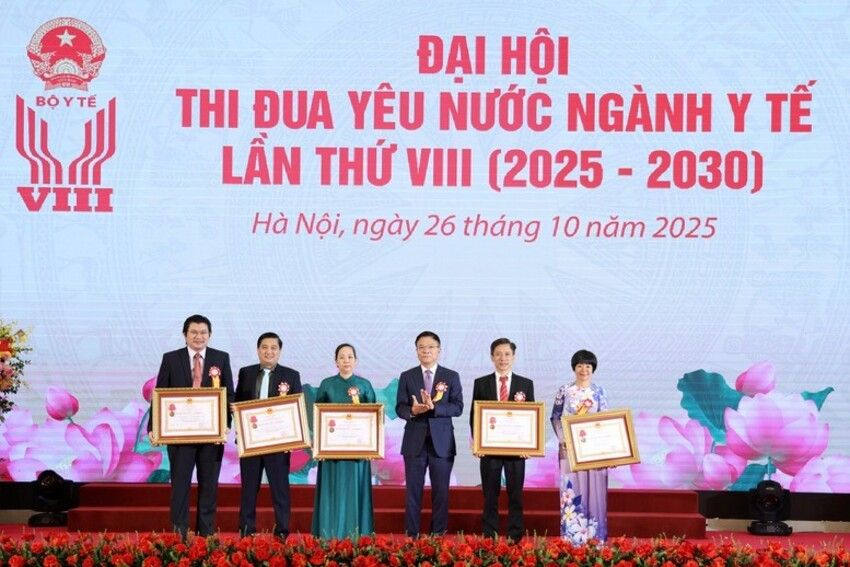 Phó Thủ tướng Lê Thành Long lưu ý 5 nội dung tại Đại hội Thi đua yêu nước ngành y tế