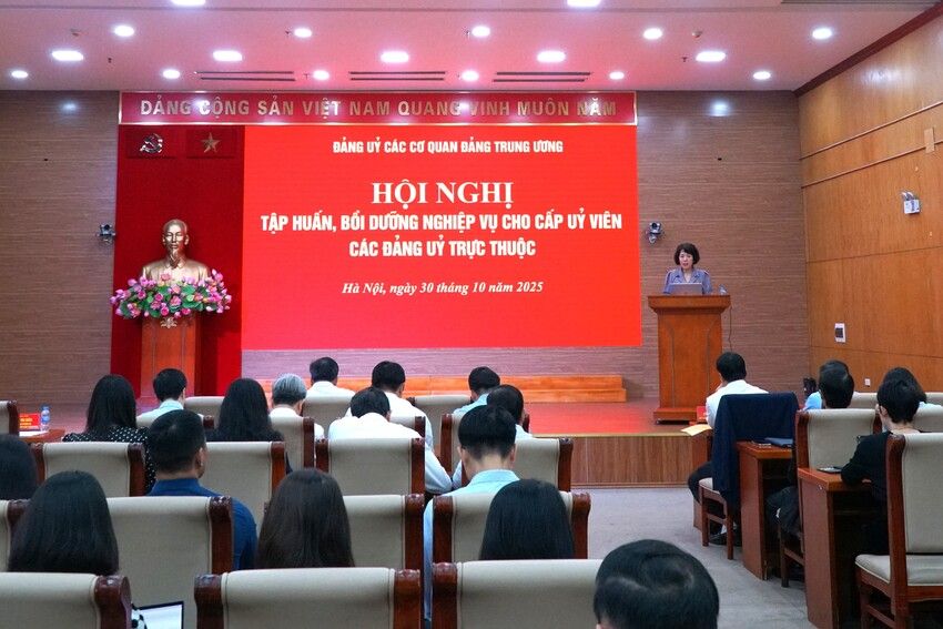 Tập huấn, bồi dưỡng nghiệp vụ cho cấp ủy viên các đảng bộ trực thuộc Đảng bộ các cơ quan Đảng Trung ương
